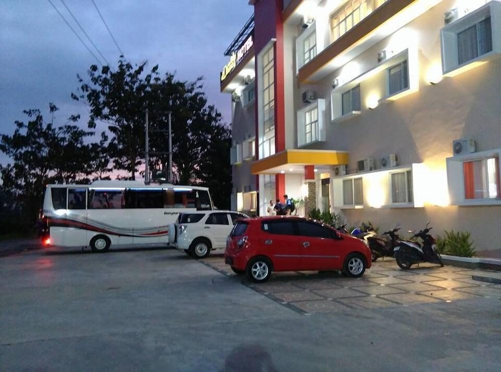 New D'Dhave Hotel Padang  Ngoại thất bức ảnh