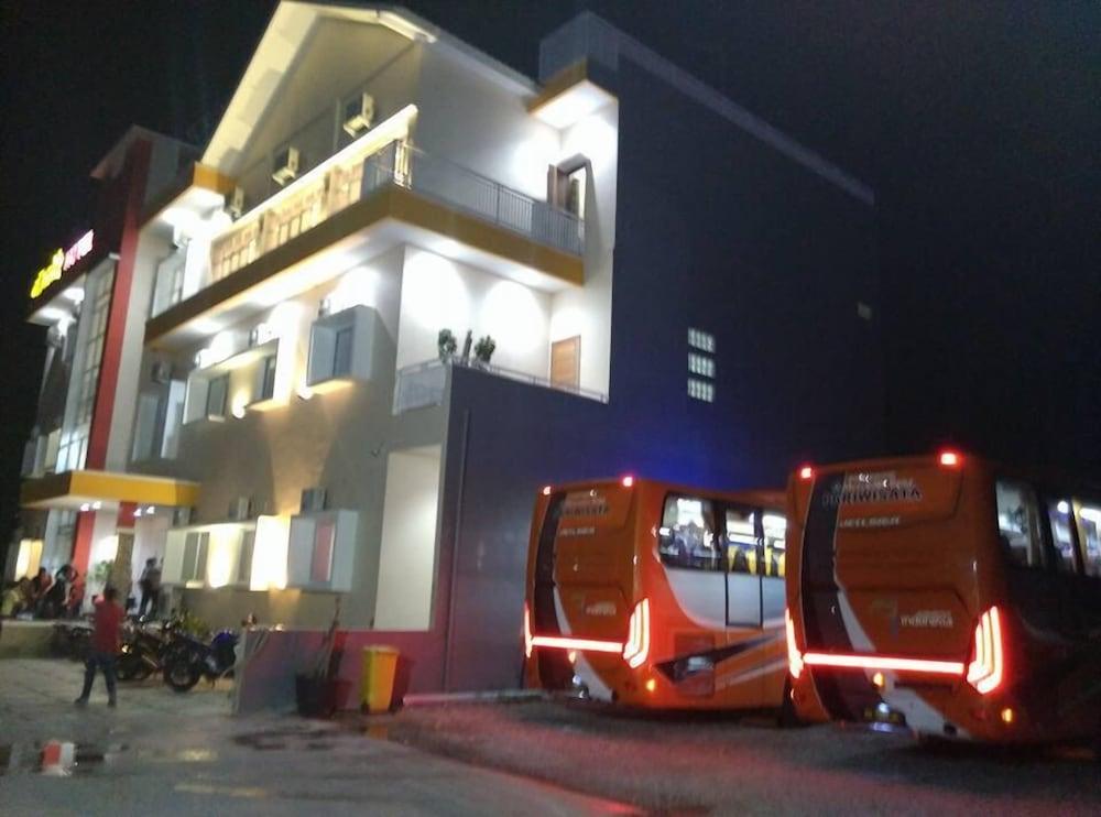 New D'Dhave Hotel Padang  Ngoại thất bức ảnh