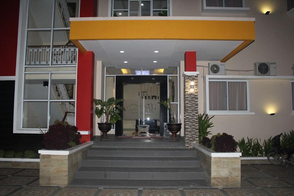 New D'Dhave Hotel Padang  Ngoại thất bức ảnh
