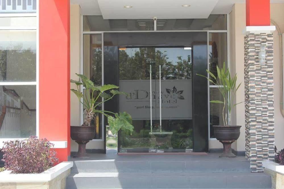 New D'Dhave Hotel Padang  Ngoại thất bức ảnh