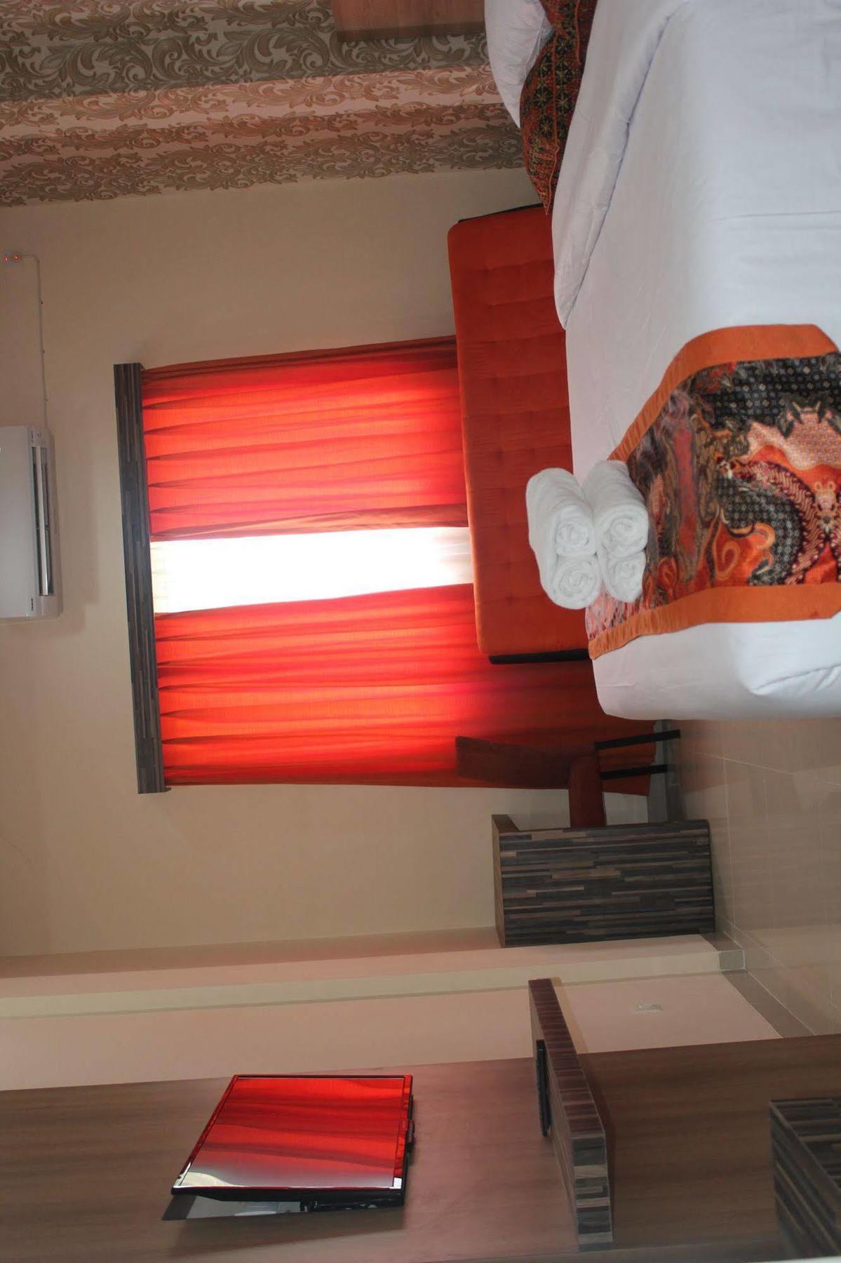New D'Dhave Hotel Padang  Ngoại thất bức ảnh